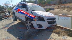 PAREJA ES DETENIDA TRAS PERSECUCIÓN POR ROBO DE CAMIONETA Y OBJETOS EN SAN VICENTE.