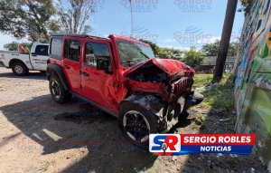 MENOR DESTRUYE UNA CAMIONETA EN EL LIBRAMIENTO DE TEPIC.