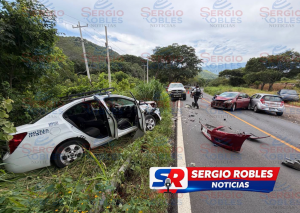 ¡TRIPLE CHOQUE EN LA 15 LIBRE DEJA A TAXISTA LESIONADO!