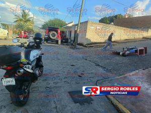 CHOQUE ENTRE MOTOCICLETA Y CAMIONETA DEJA LESIONADOS EN SAN PEDRO LAGUNILLAS.